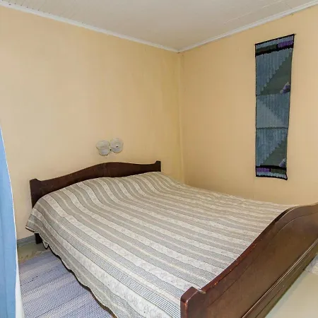 Cjoe120 By Interhome